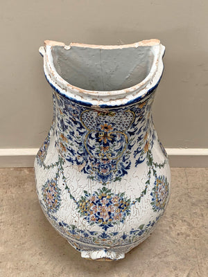 Wall hung fountain