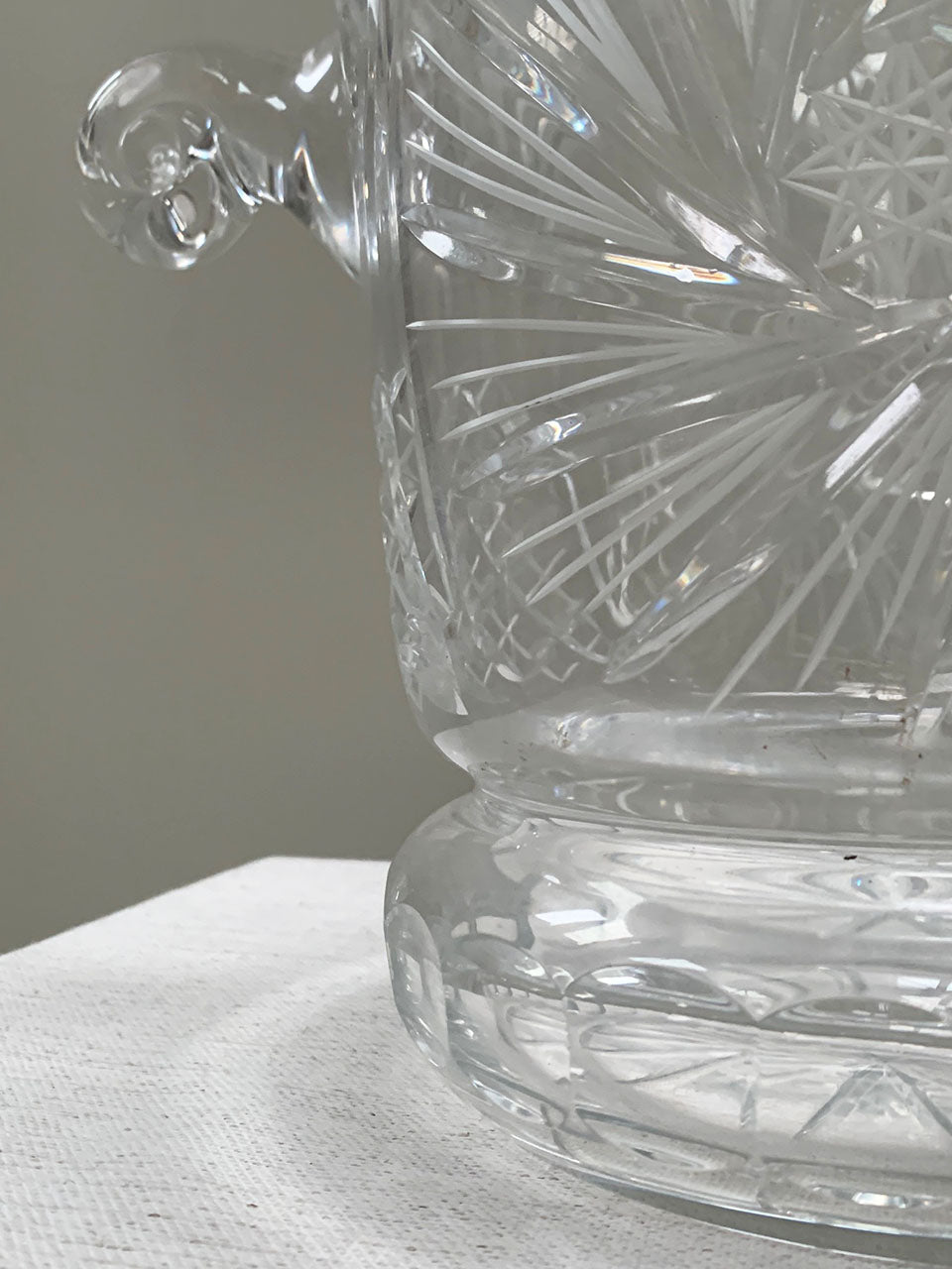 Crystal glass champagne bucket