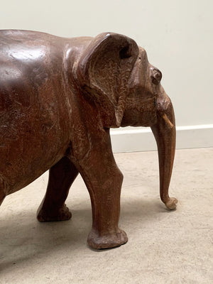 Carved elephants (each)