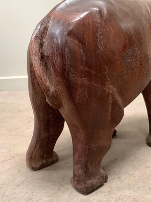 Carved elephants (each)