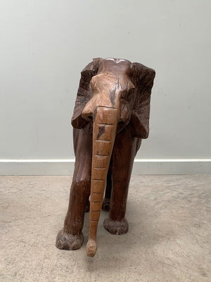 Carved elephants (each)