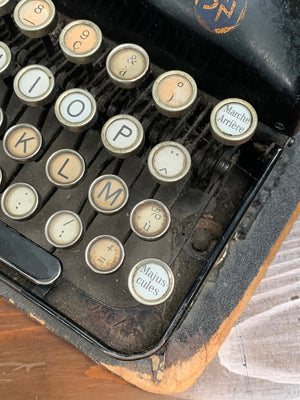 Erika typewriter with case 'as is'