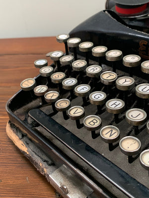 Erika typewriter with case 'as is'