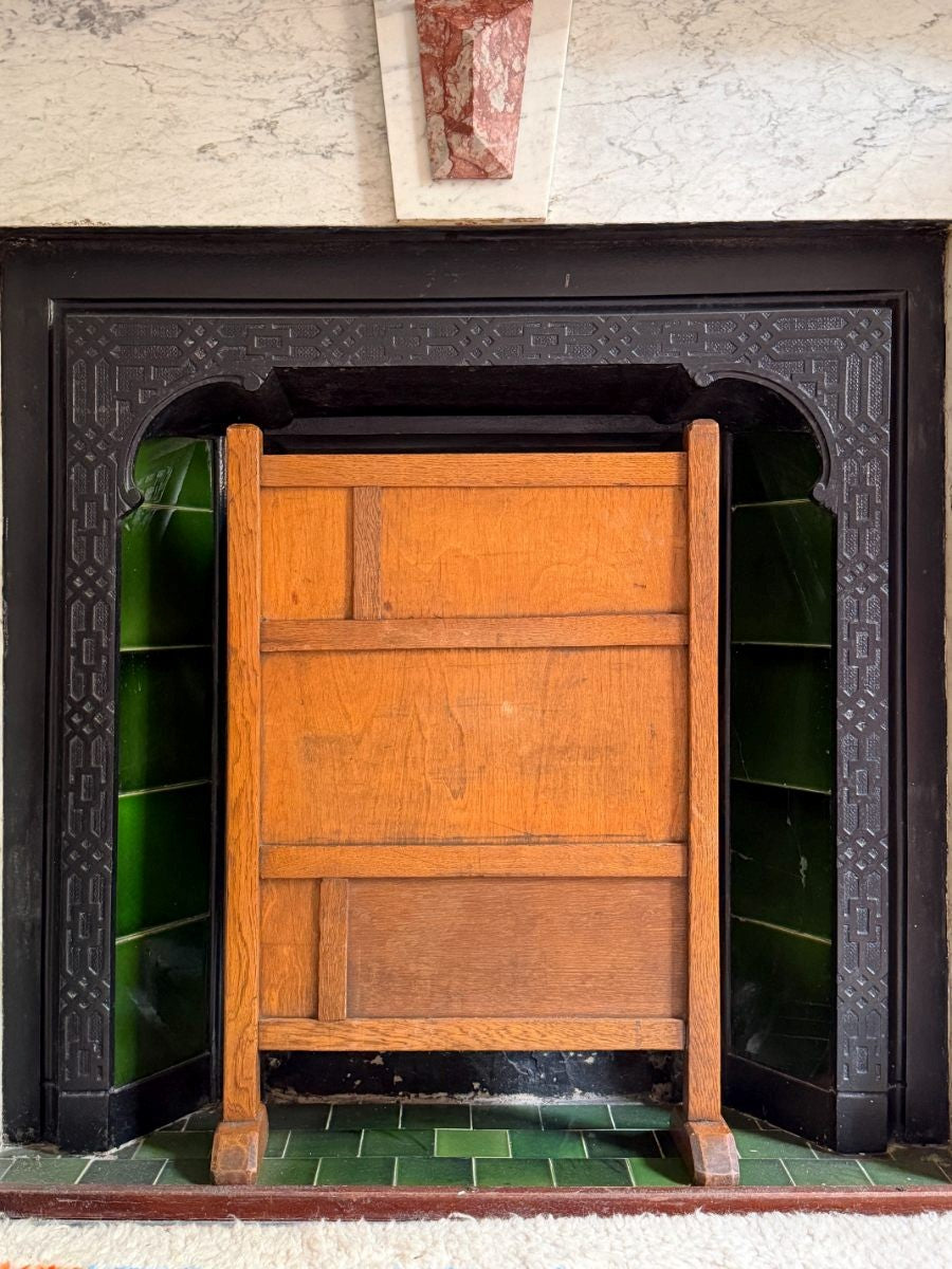 Oak fire screen