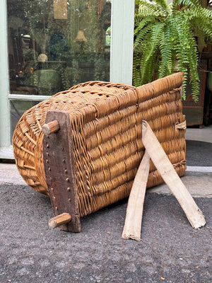 Woven grape hod