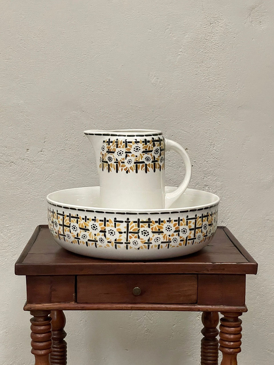 Jug and bowl set