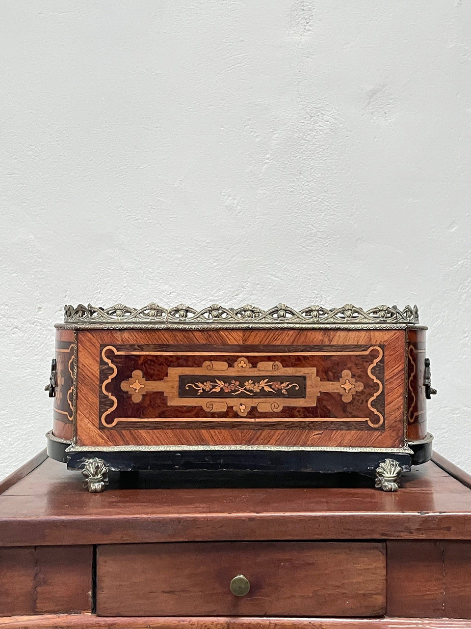 Louis Philippe planter