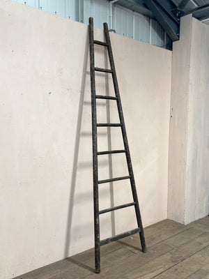 Antique tapered ladder