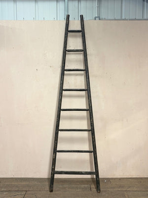 Antique tapered ladder