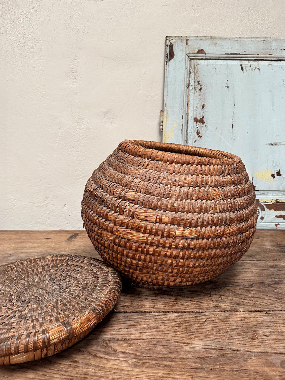 Lidded rattan storage container