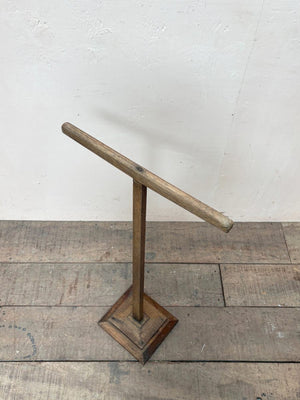 Oak stand