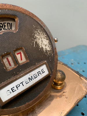 Perpetual desk calendar (Reserved)