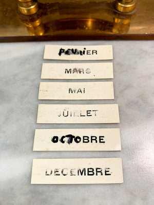 Perpetual desk calendar (Reserved)
