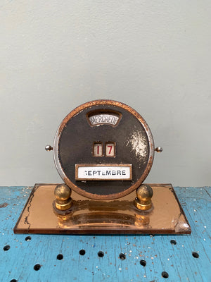 Perpetual desk calendar (Reserved)
