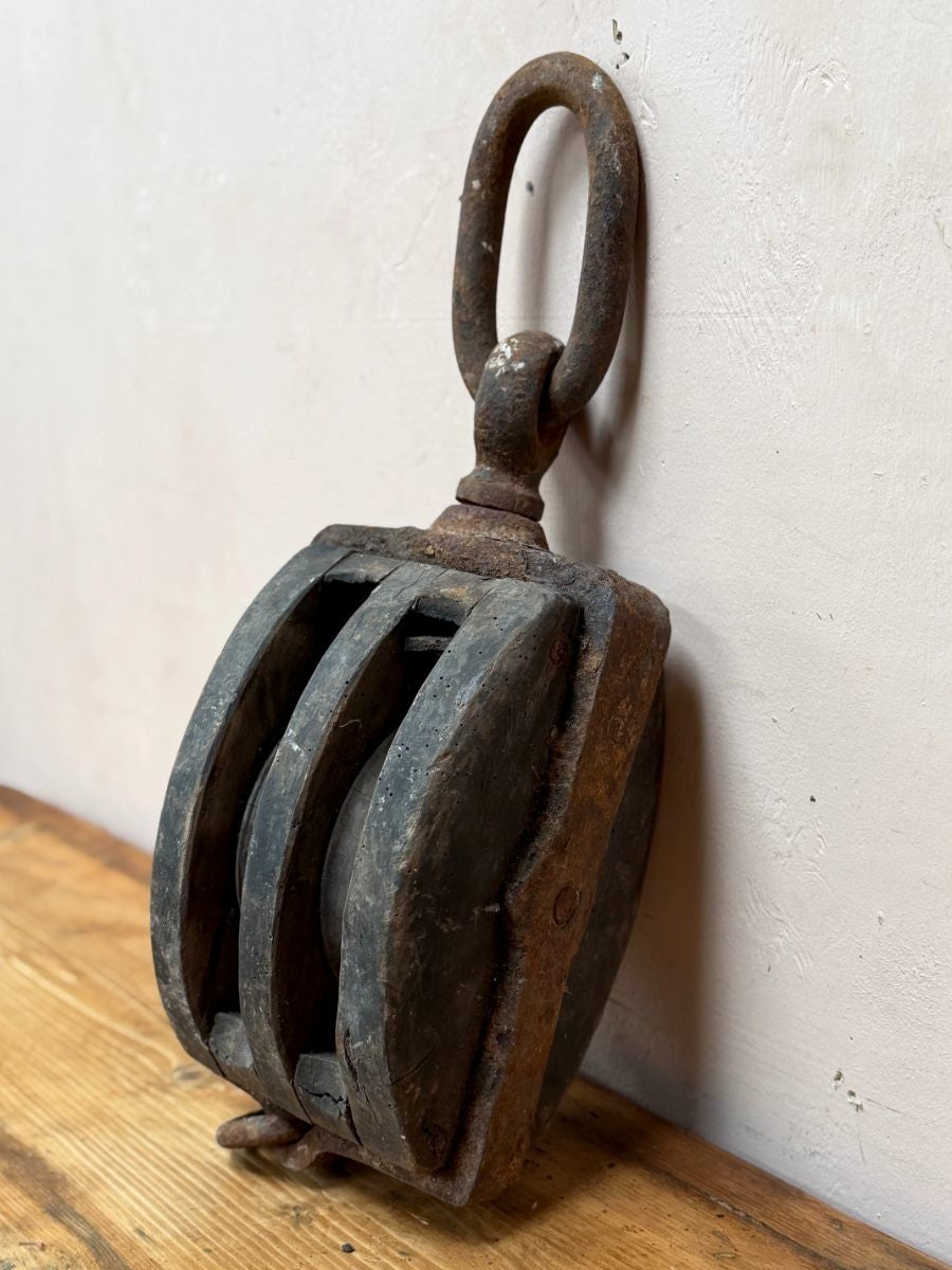 Rope pulley block