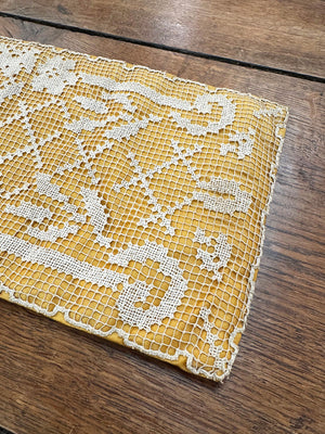 Padded table runner
