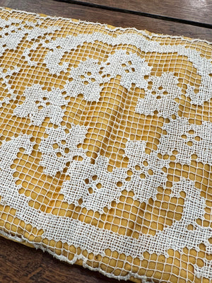 Padded table runner