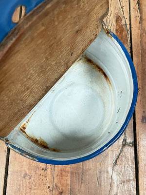 Enamelled salt pot