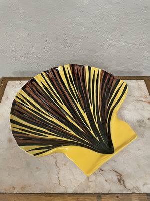 Large shell dish