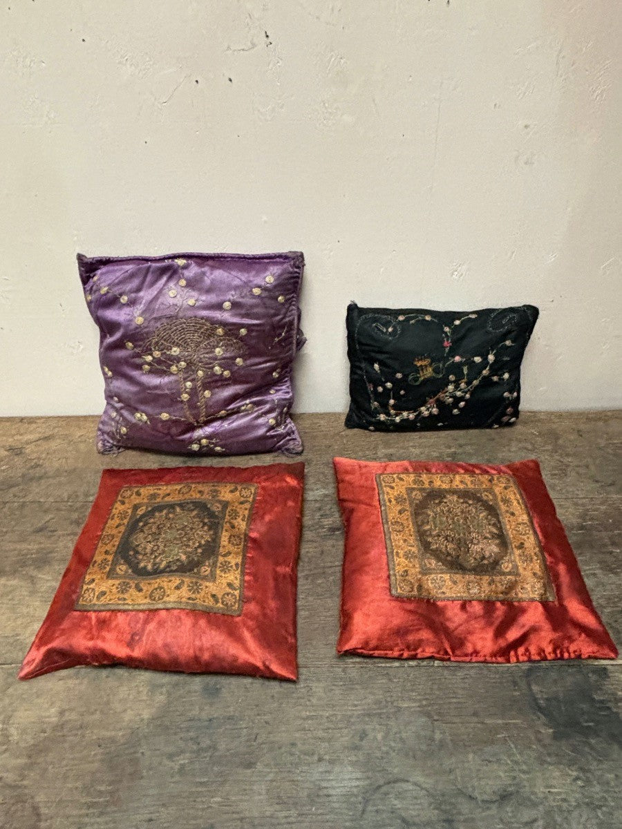 Silky cushions (set of 4)