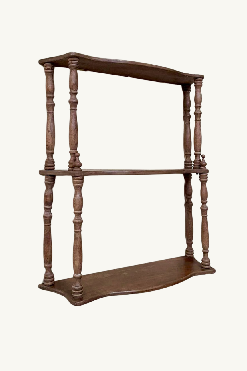3-tier spindle shelf