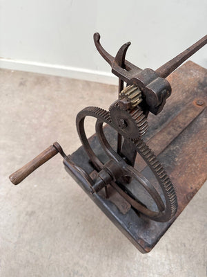 Spinning bench