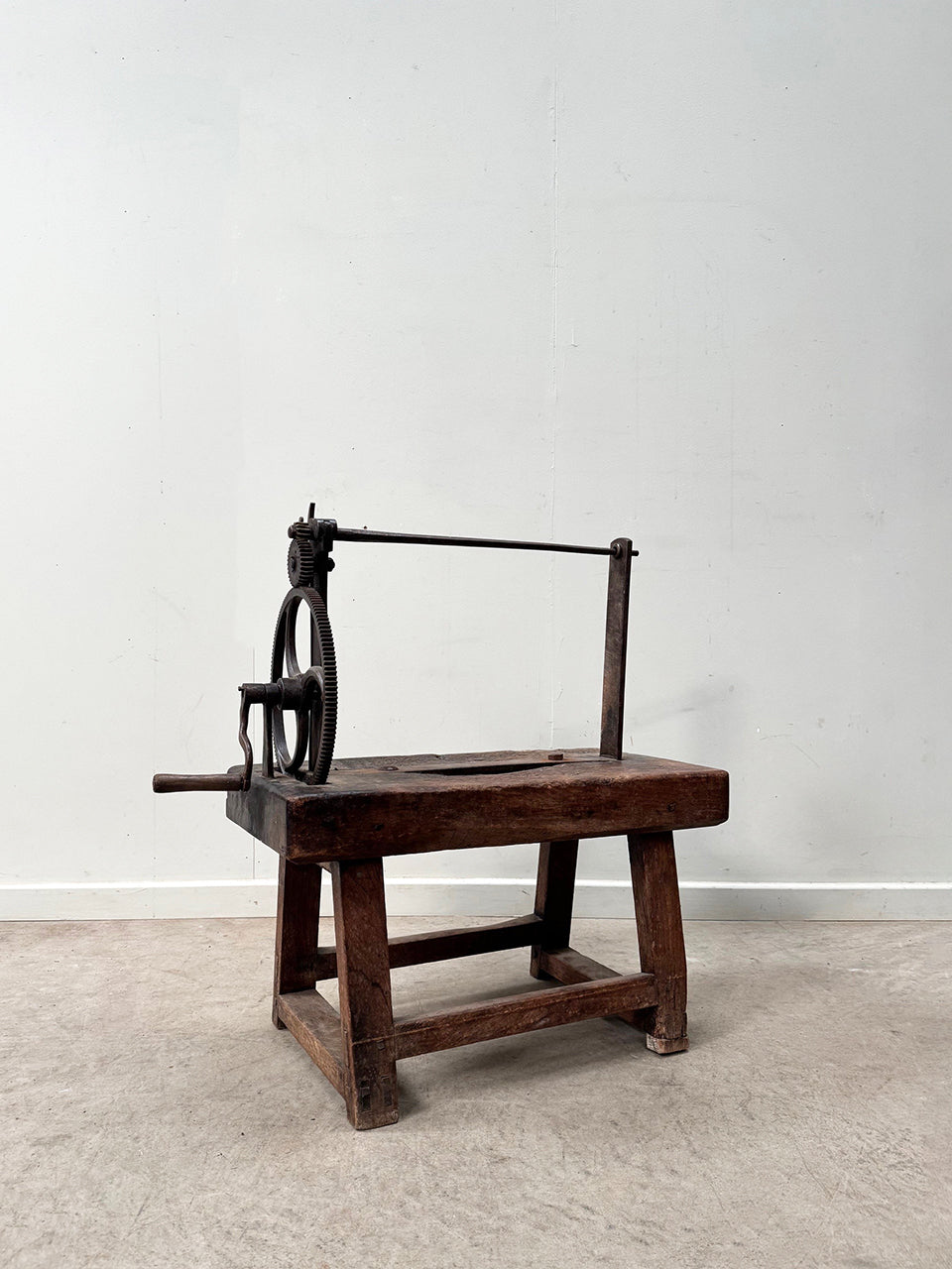 Spinning bench
