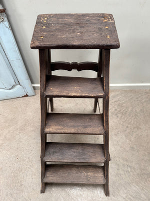 Folding step ladder