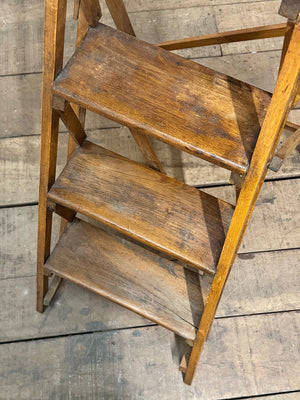 Folding library steps