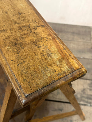 Folding library steps