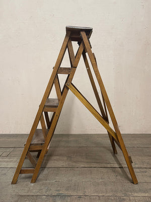 Folding library steps