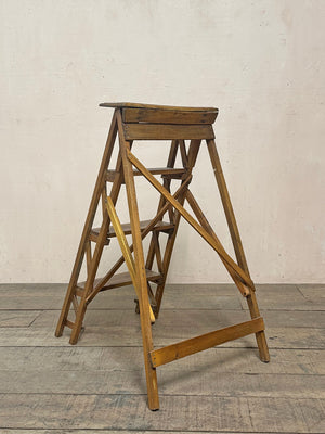 Folding library steps