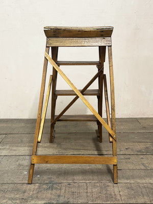 Folding library steps