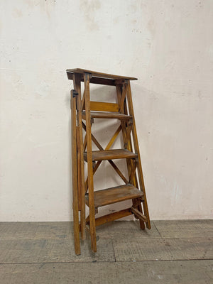 Folding library steps