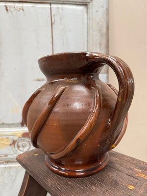 Swirl jug