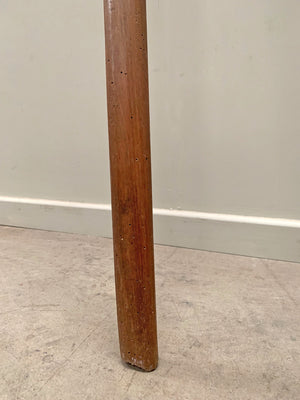 Long handled breadboard