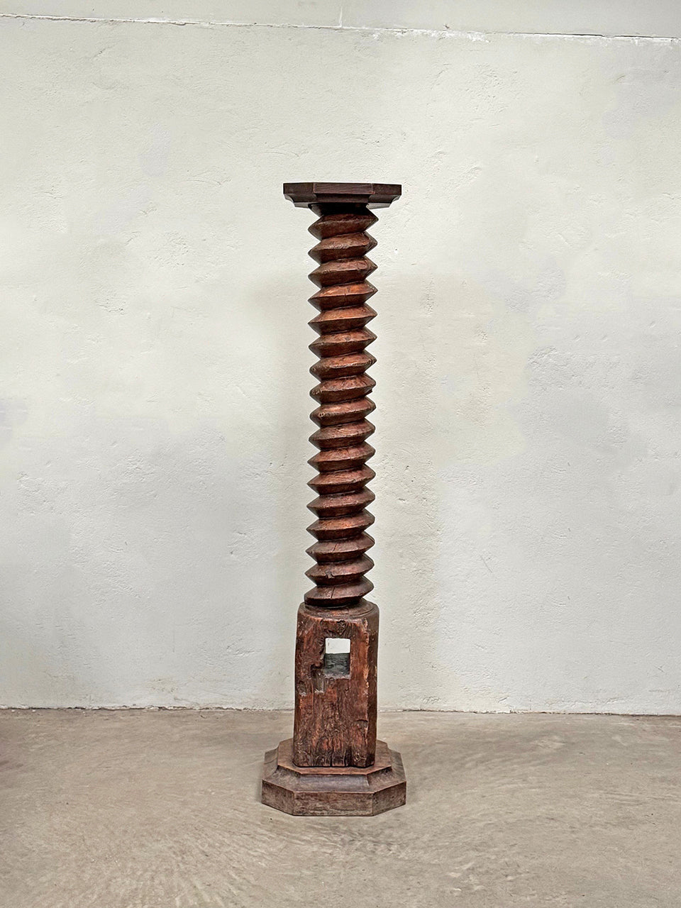 Tall wine press screw
