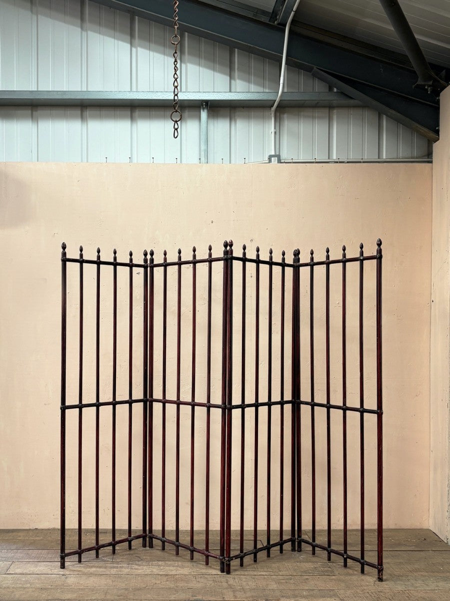 Turned timber screen