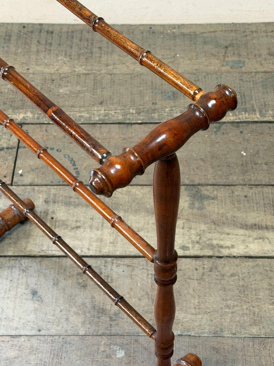 Towel rail (Reserved)