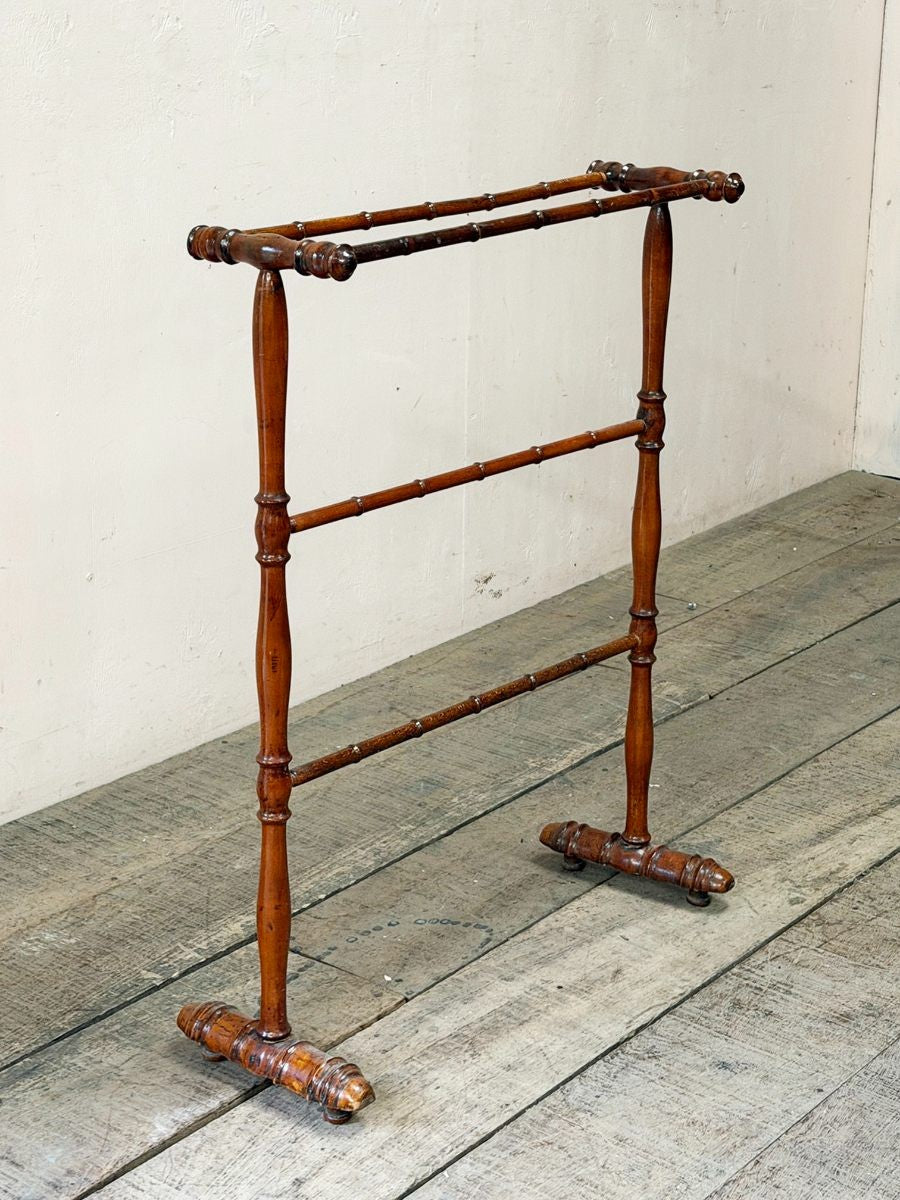 Towel rail (Reserved)