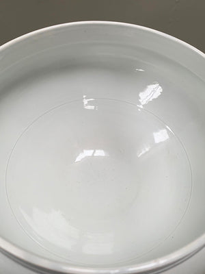 Ceramic tureen with lid