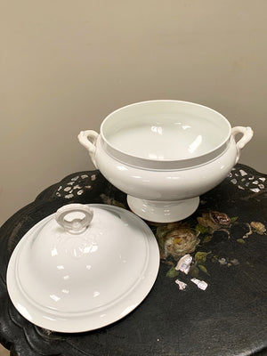 Ceramic tureen with lid