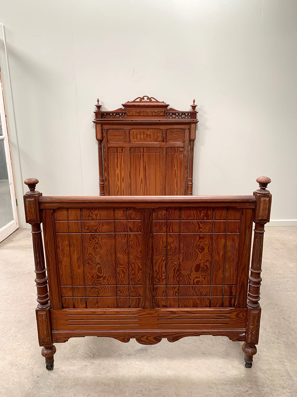 Pitch pine single bed