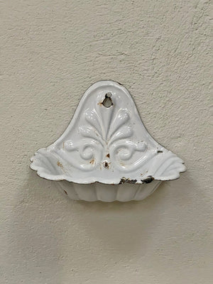 Enamel soap dish