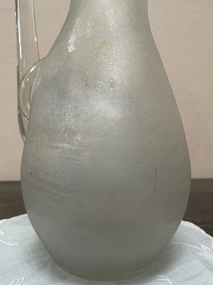 Carafe with separate ice compartment