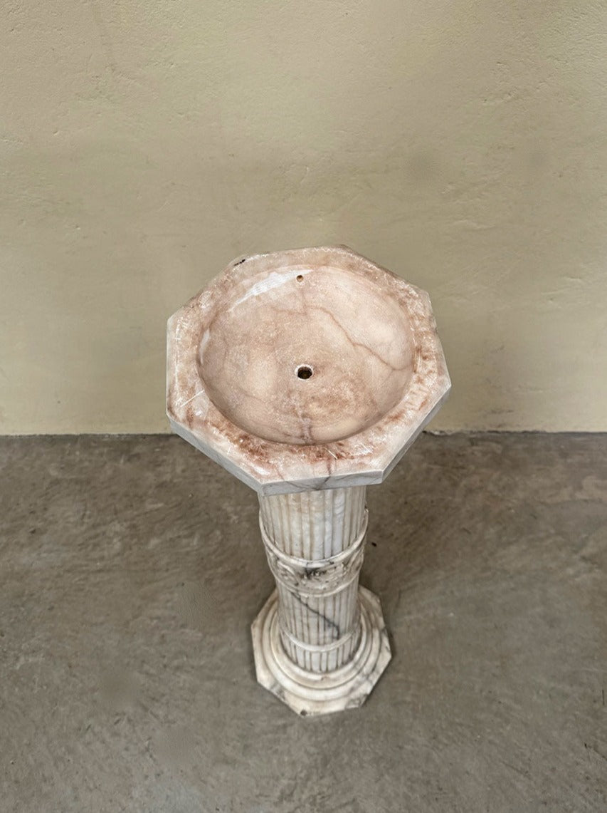 Veined marble column (Reserved)