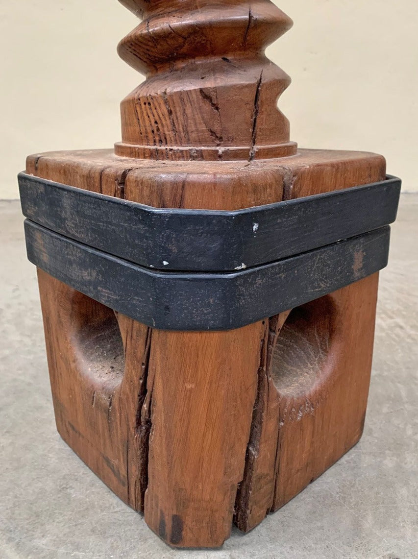 Oval top wine press screw