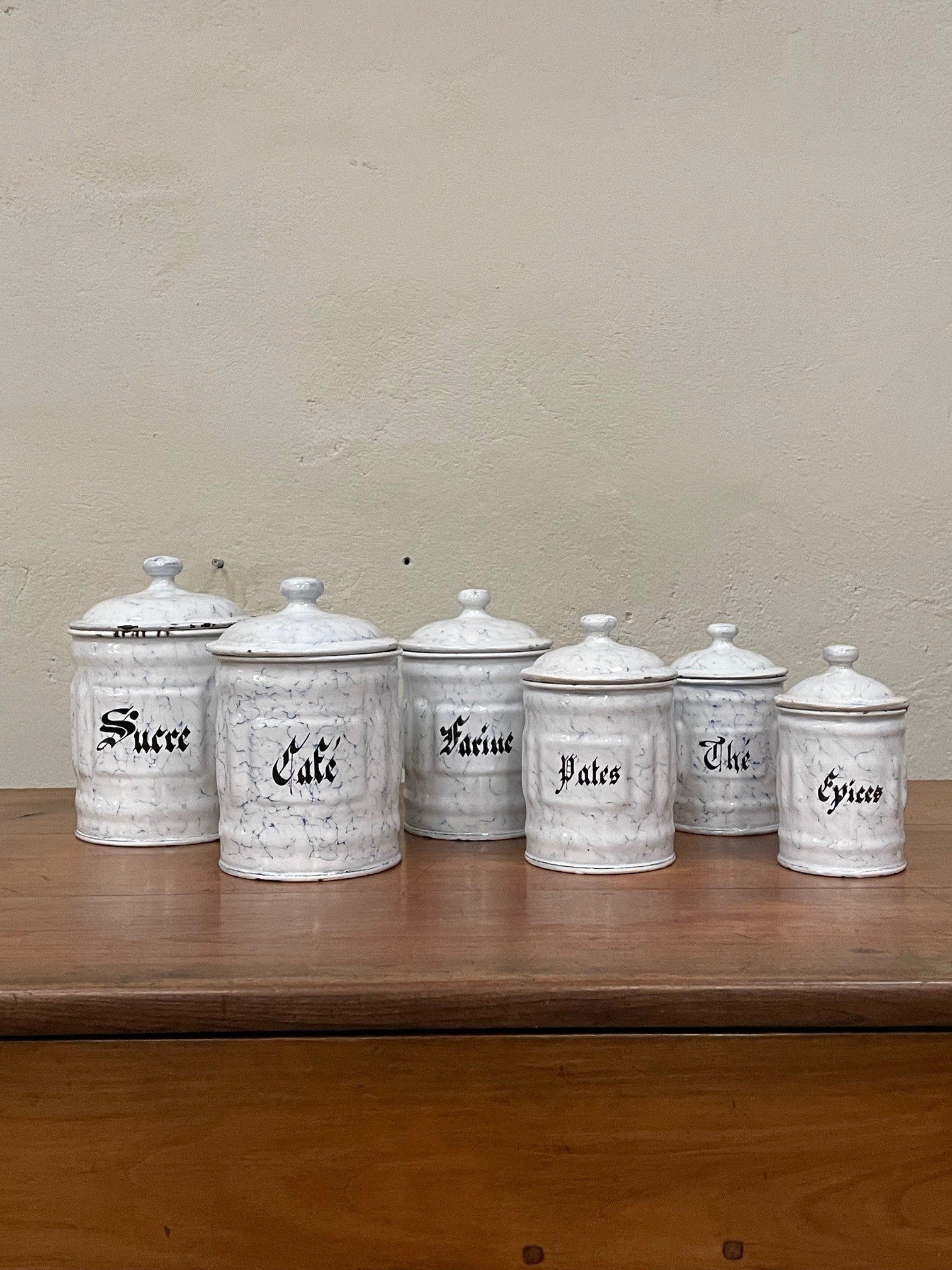 Set of 6 white and blue cafe pots