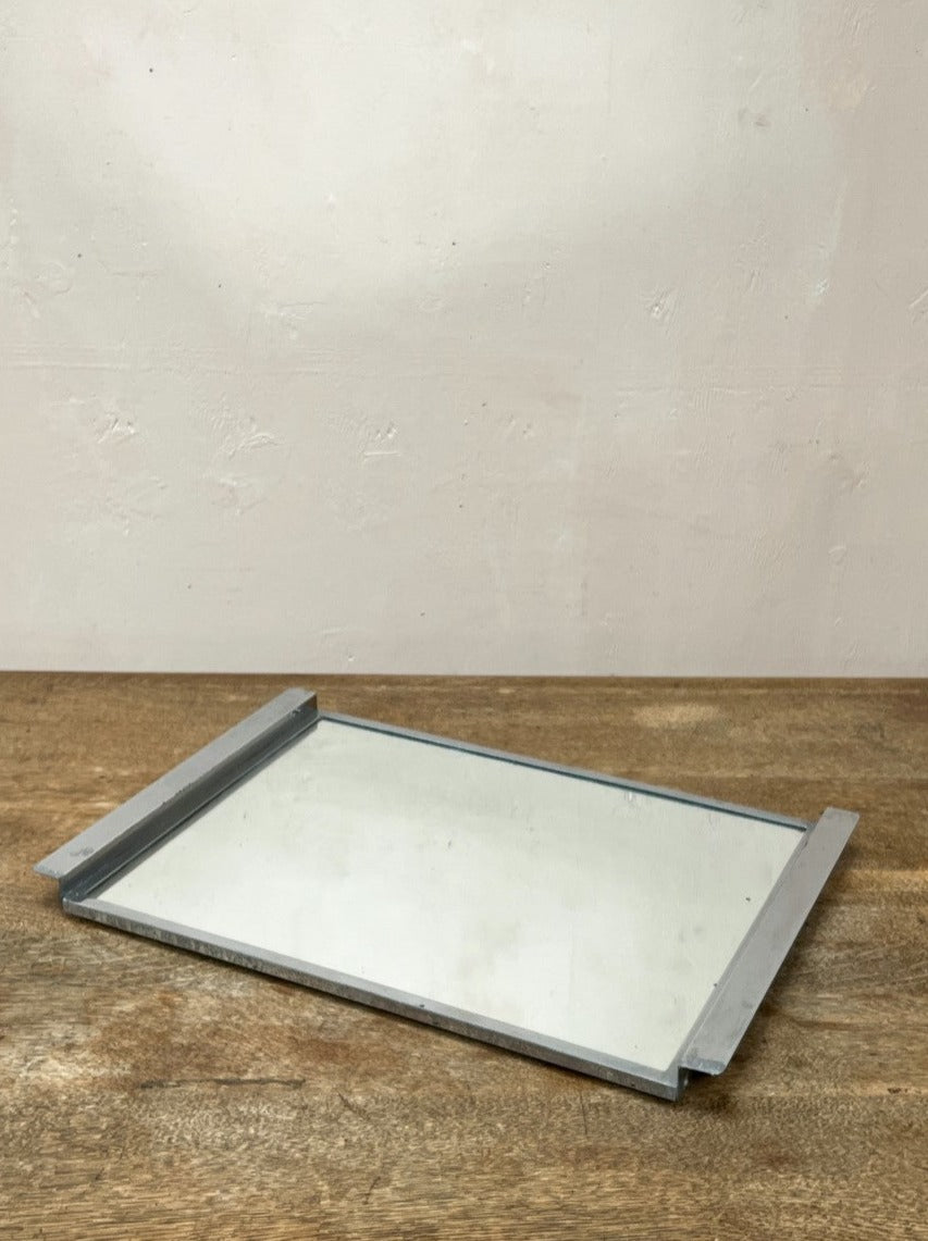 Mirrored tray