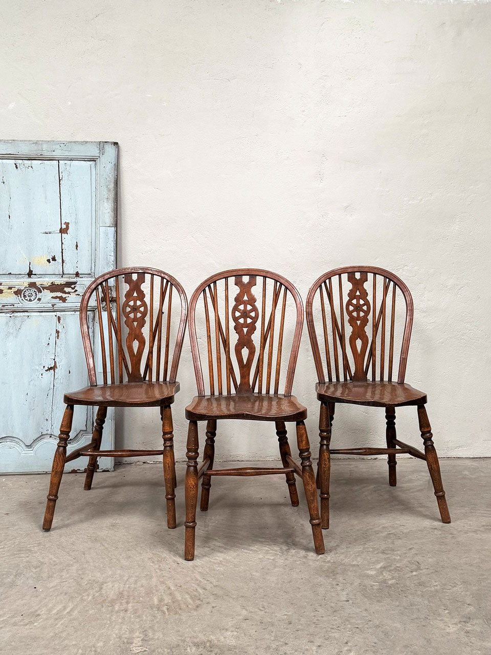 Set of 3 country kitchen chairs (Reserved)